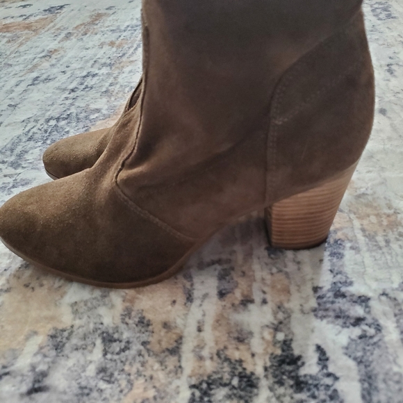 NWOT Franco Sarto Gianella Leather Suede Ankle Boots with heels Size 10. - Picture 6 of 9